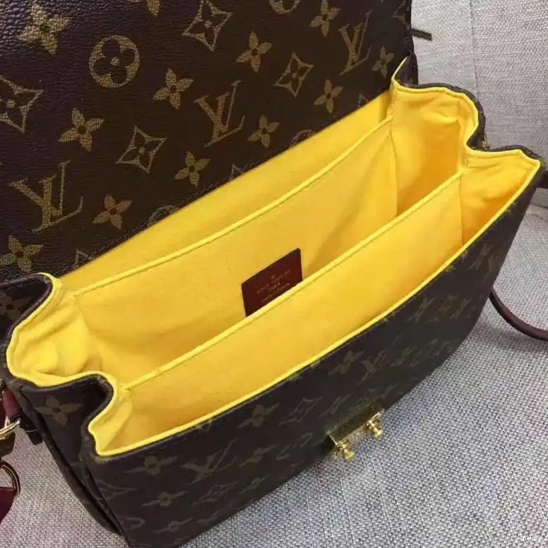19B570337 Bags LV 0824